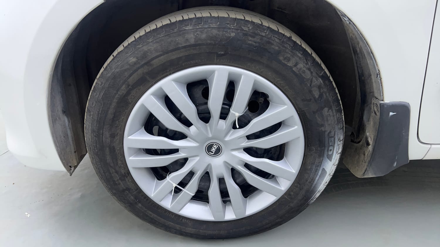 Used 2023 Maruti Suzuki Celerio VXi Petrol Manual tyres LEFT FRONT TYRE RIM VIEW