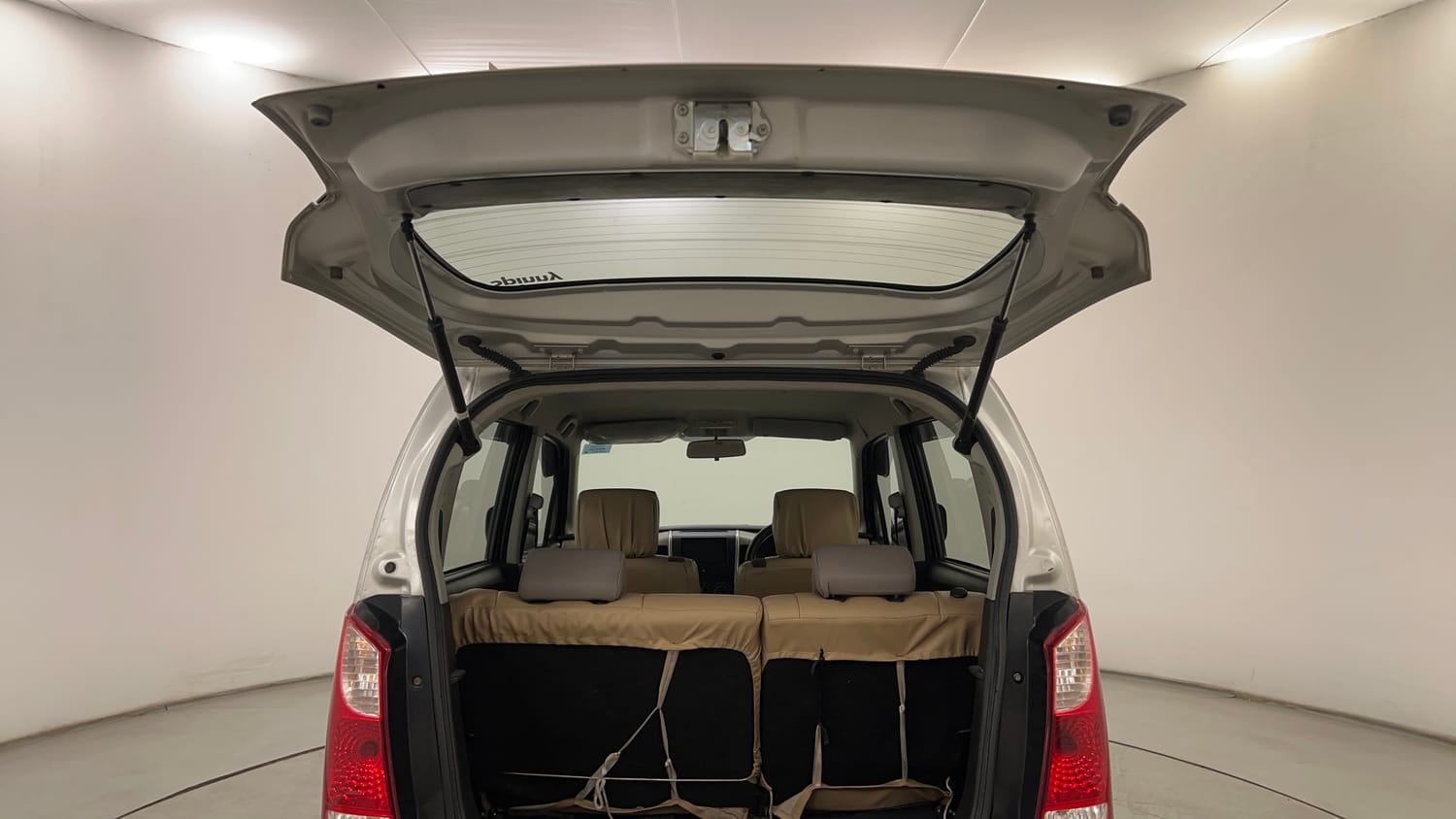 Used 2015 Maruti Suzuki Wagon R VXI Petrol Manual interior DICKY DOOR OPEN VIEW