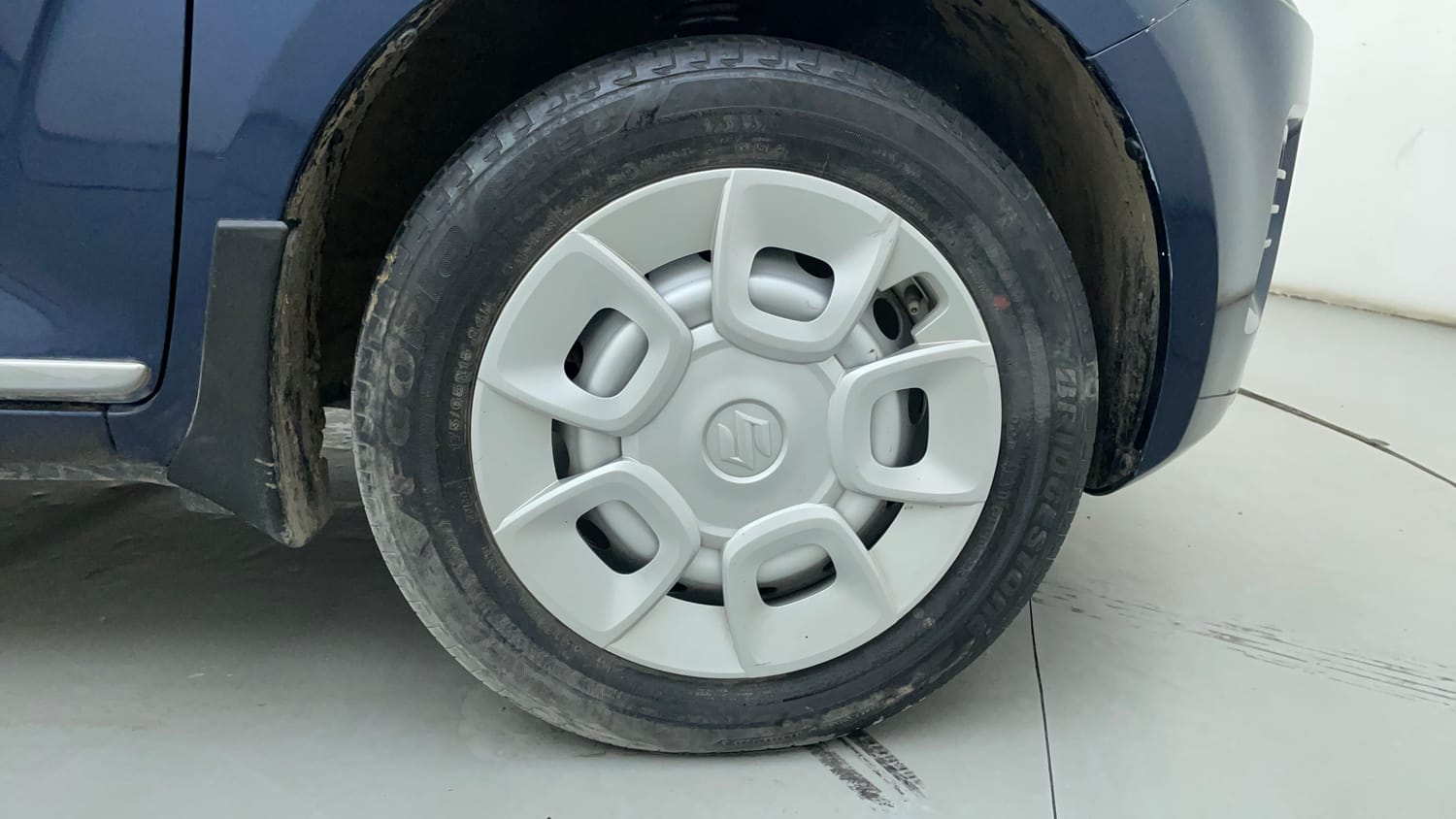Used 2024 Maruti Suzuki Ignis Sigma 1.2 MT Petrol Manual tyres RIGHT FRONT TYRE RIM VIEW