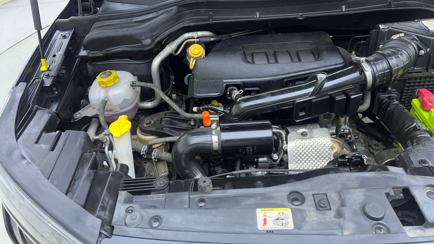 Used 2019 Mahindra XUV 300 1.2 W8 (O) Petrol Manual engine ENGINE RIGHT SIDE VIEW