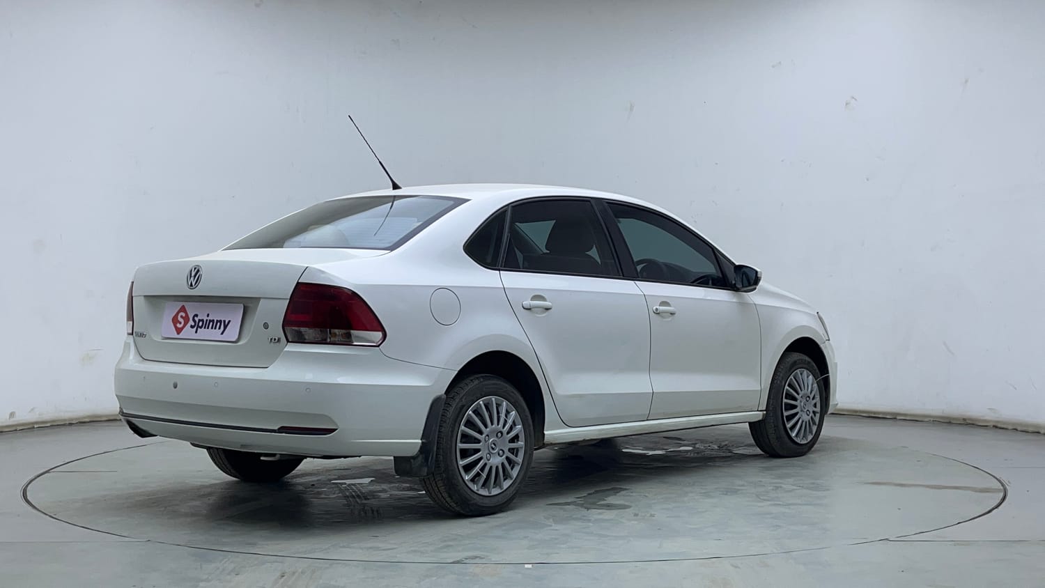 Used 2016 Volkswagen Vento Comfortline Diesel Diesel Manual exterior RIGHT REAR CORNER VIEW