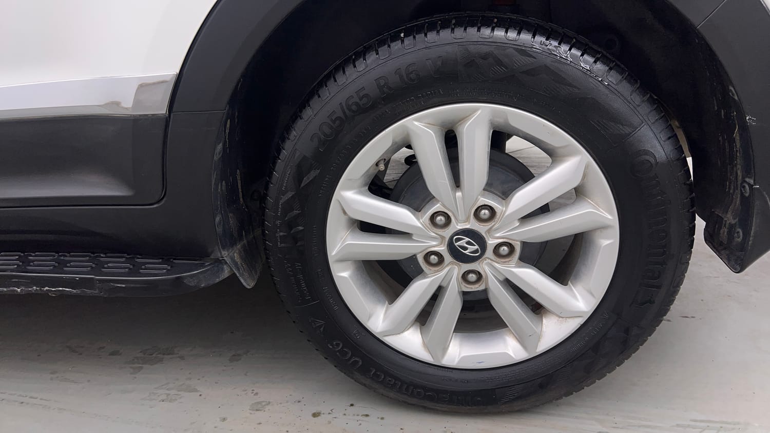 Used 2017 Hyundai Creta 1.6 SX Plus Petrol Petrol Manual tyres LEFT REAR TYRE RIM VIEW