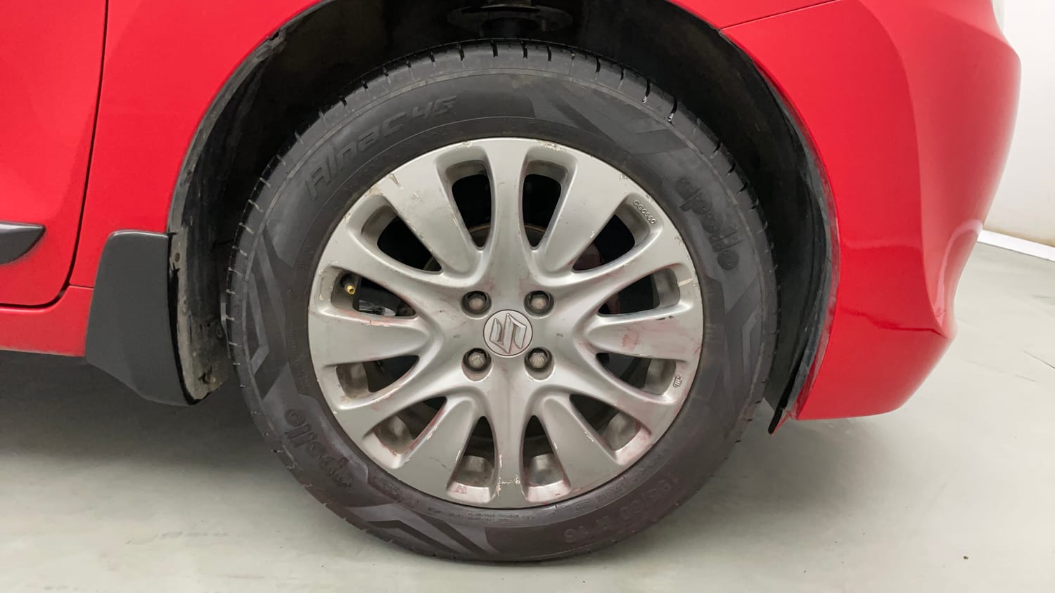 Used 2017 Maruti Suzuki Baleno Zeta 1.2 Petrol Manual tyres RIGHT FRONT TYRE RIM VIEW