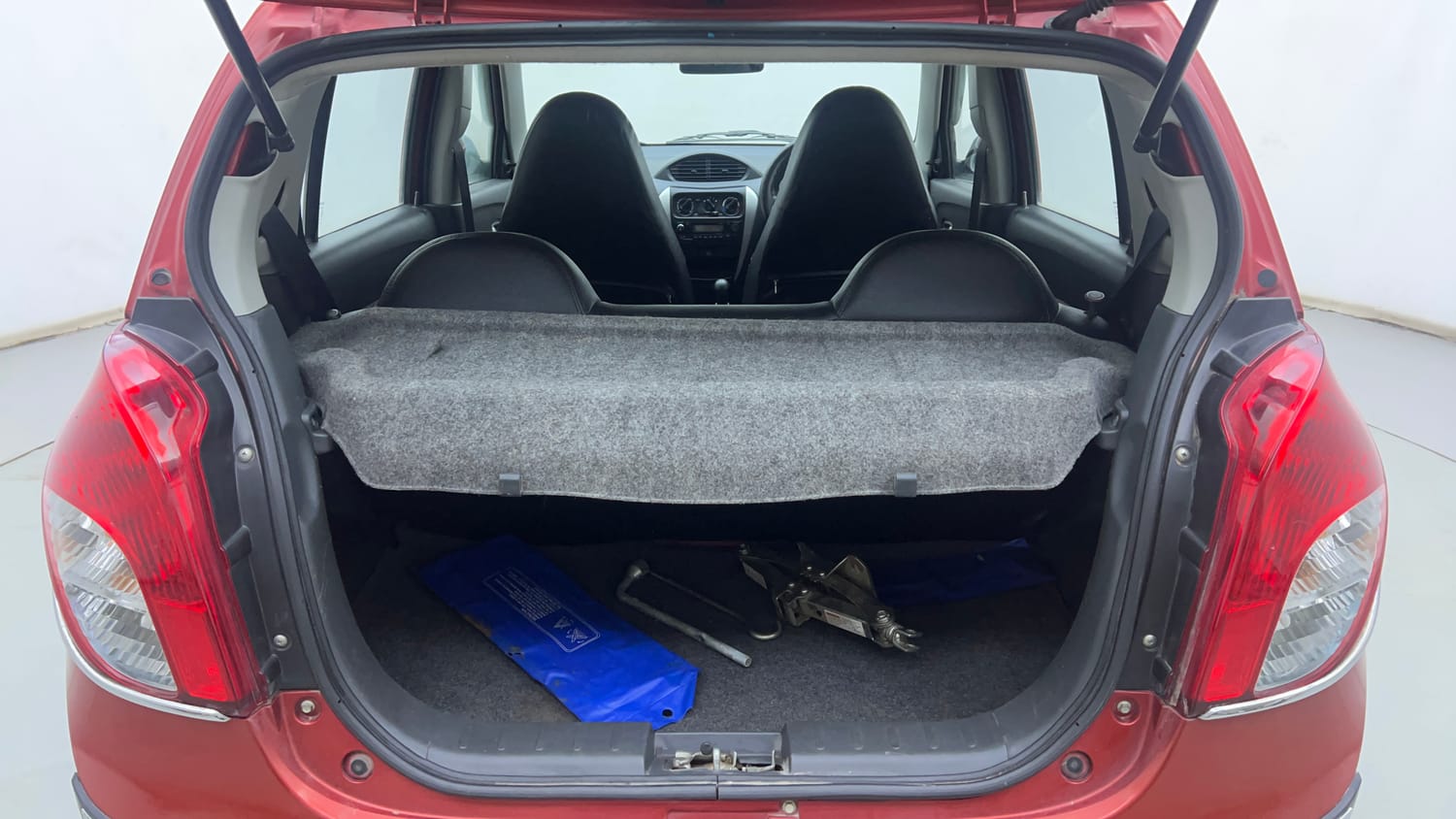 Used 2018 Maruti Suzuki Alto 800 VXi Petrol Manual interior DICKY INSIDE VIEW