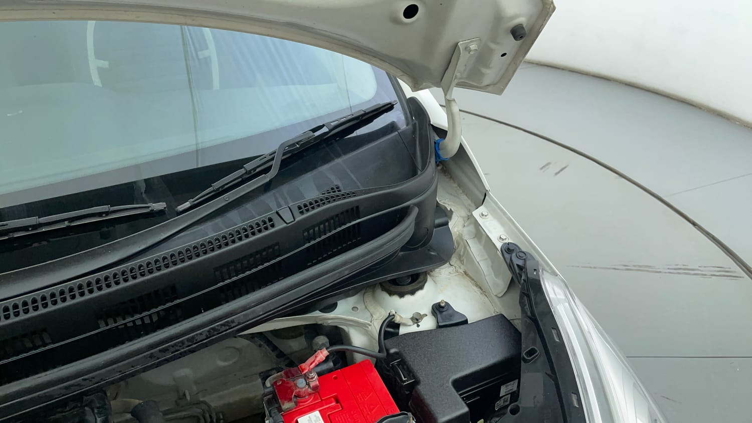 Used 2018 Hyundai Grand i10 Magna 1.2 Kappa VTVT Petrol Manual engine ENGINE LEFT SIDE HINGE & APRON VIEW