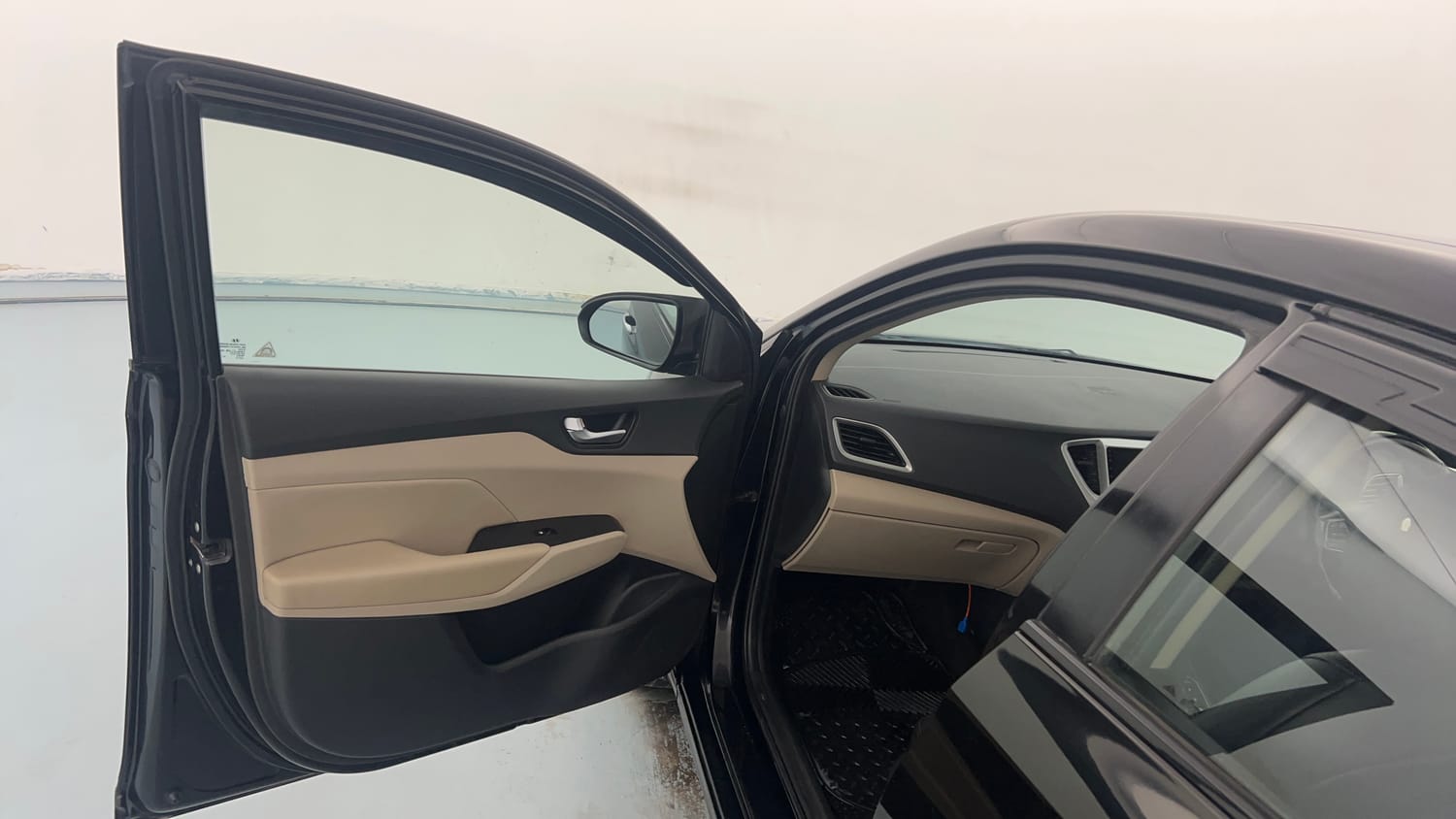 Used 2018 Hyundai Verna SX (O) 1.6 VTVT AT Petrol Automatic interior LEFT FRONT DOOR OPEN VIEW