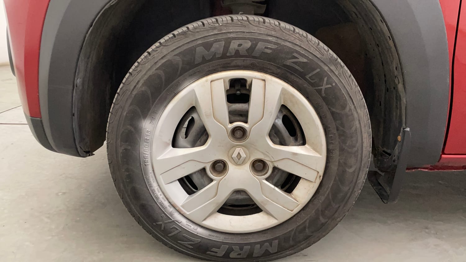 Used 2016 Renault Kwid RXT Petrol Manual tyres LEFT FRONT TYRE RIM VIEW