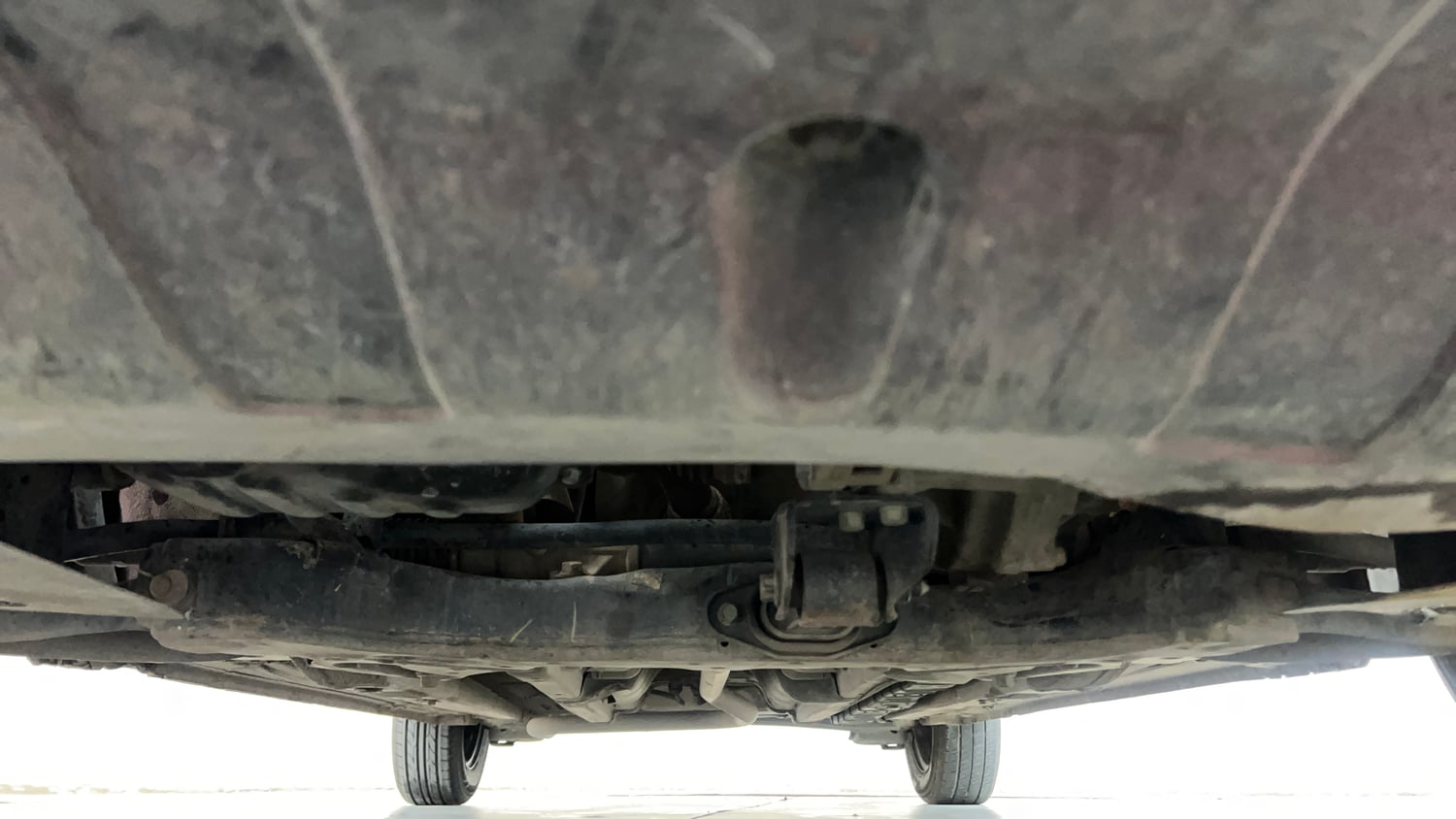 Used 2015 Hyundai Elite i20 Sportz 1.2 Petrol Manual extra FRONT LEFT UNDERBODY VIEW