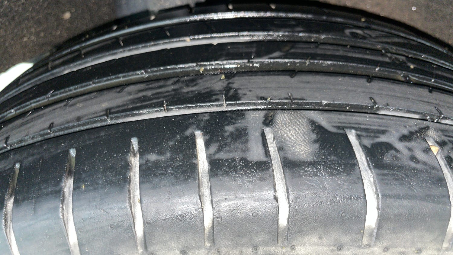 Used 2017 Maruti Suzuki Baleno Zeta 1.2 Petrol Manual tyres RIGHT REAR TYRE TREAD VIEW