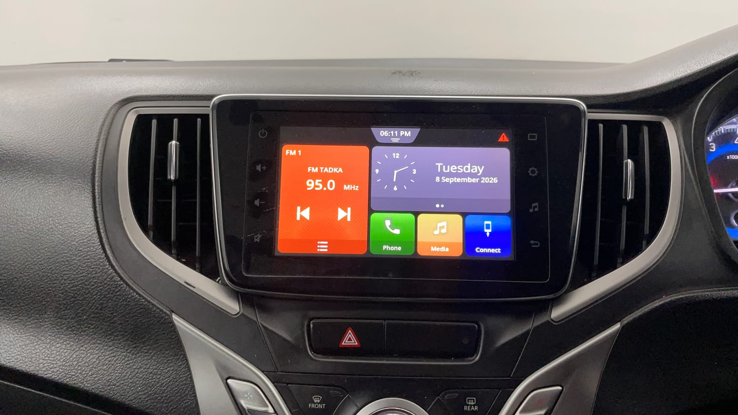 Used 2020 Maruti Suzuki Baleno Zeta Petrol Manual top_features Integrated (in-dash) music system