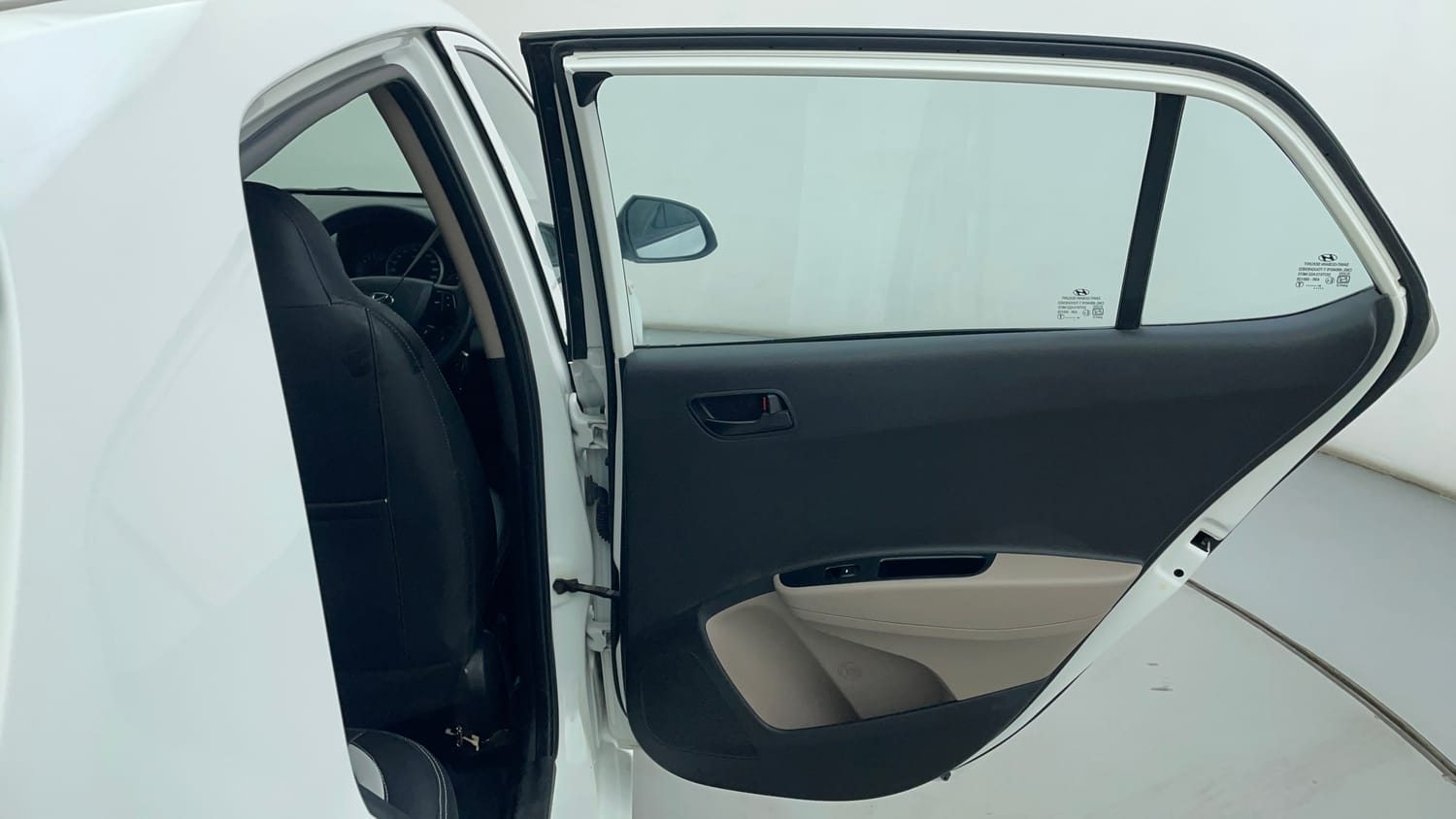 Used 2018 Hyundai Grand i10 Magna 1.2 Kappa VTVT Petrol Manual interior RIGHT REAR DOOR OPEN VIEW