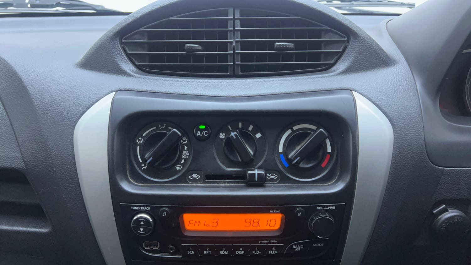 Used 2018 Maruti Suzuki Alto 800 VXi Petrol Manual interior MUSIC SYSTEM & AC CONTROL VIEW