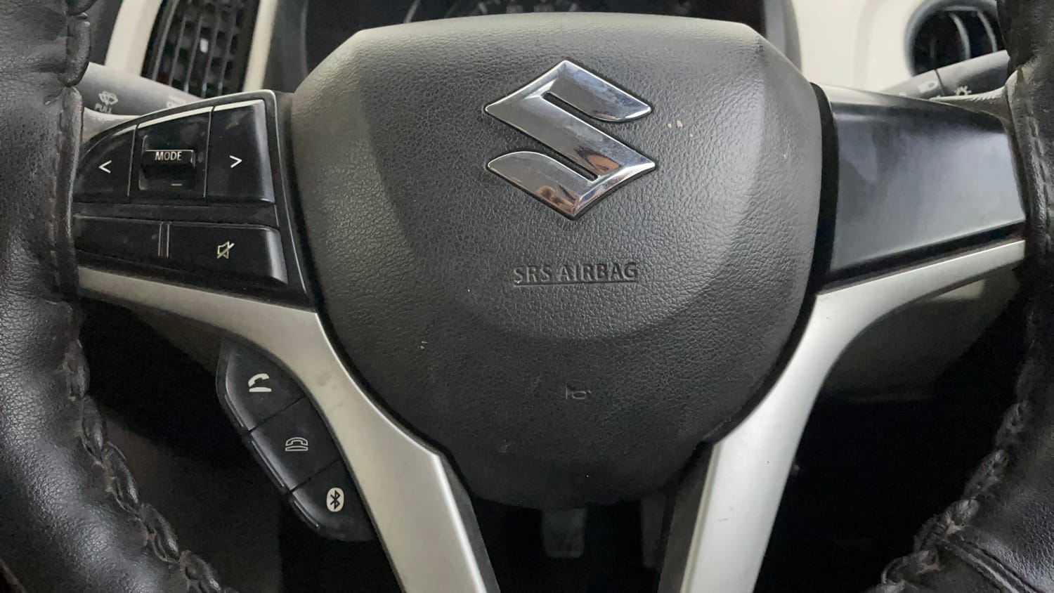 Used 2019 Maruti Suzuki Wagon R VXi 1.2 Petrol Manual top_features Steering mounted controls