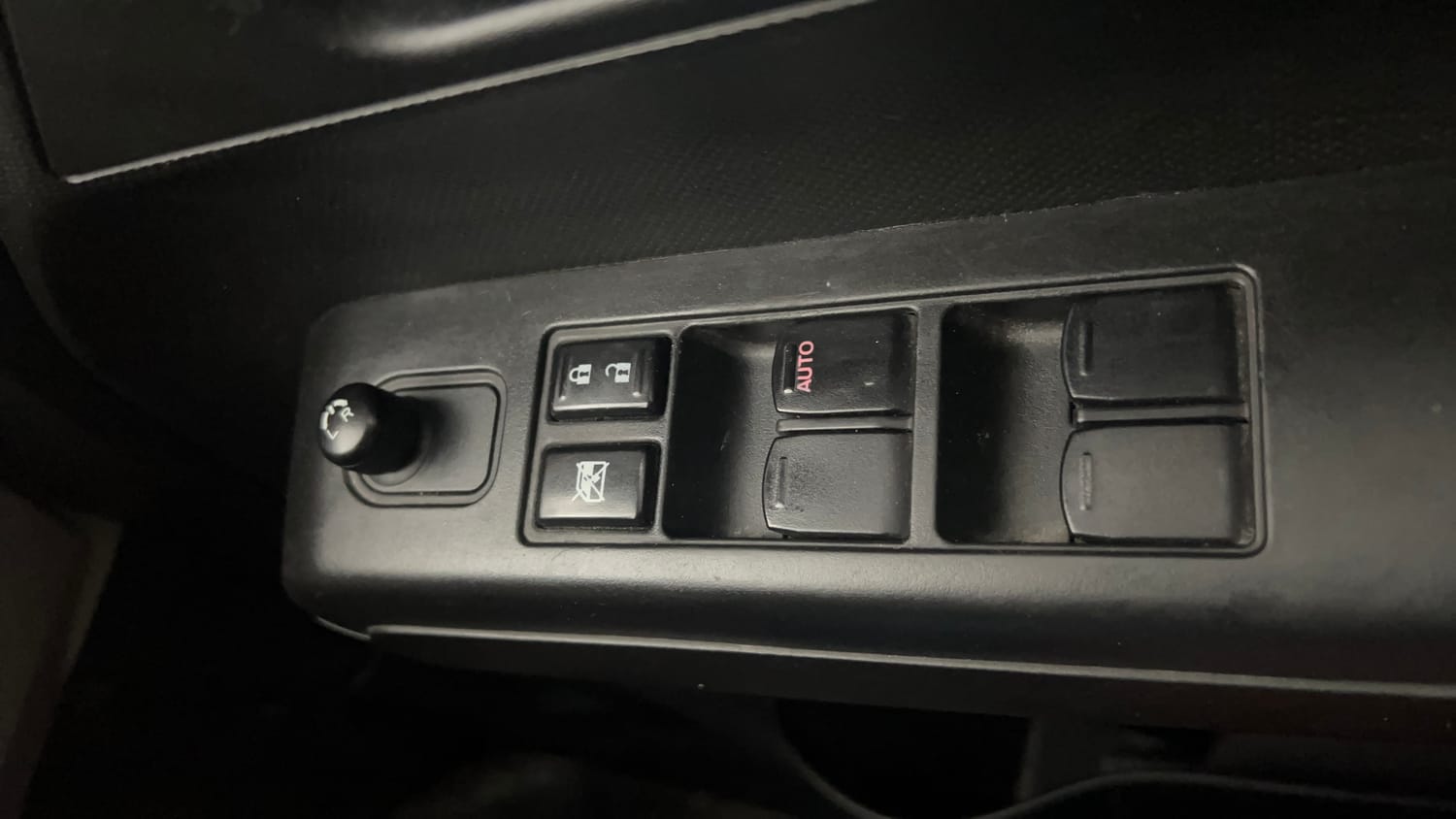 Used 2022 Maruti Suzuki Wagon R VXI 1.0 Petrol Manual top_features Adjustable ORVM