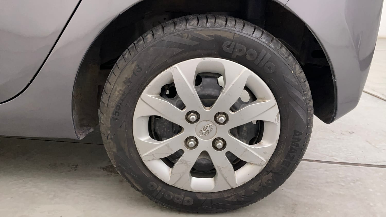 Used 2016 Hyundai Eon Magna + Petrol Manual tyres LEFT REAR TYRE RIM VIEW