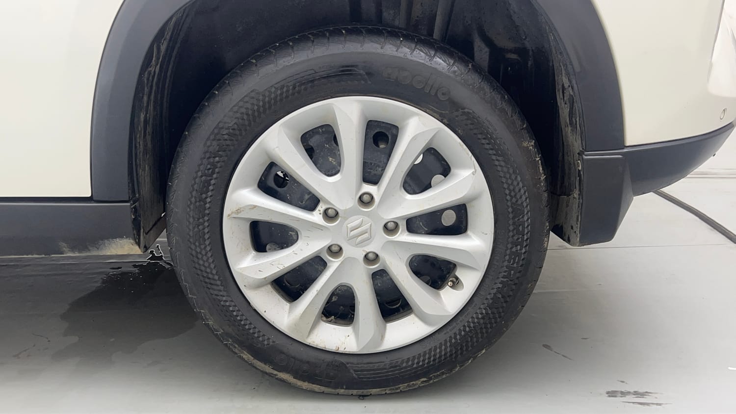 Used 2025 Maruti Suzuki Grand Vitara Delta CNG Cng Manual tyres LEFT REAR TYRE RIM VIEW