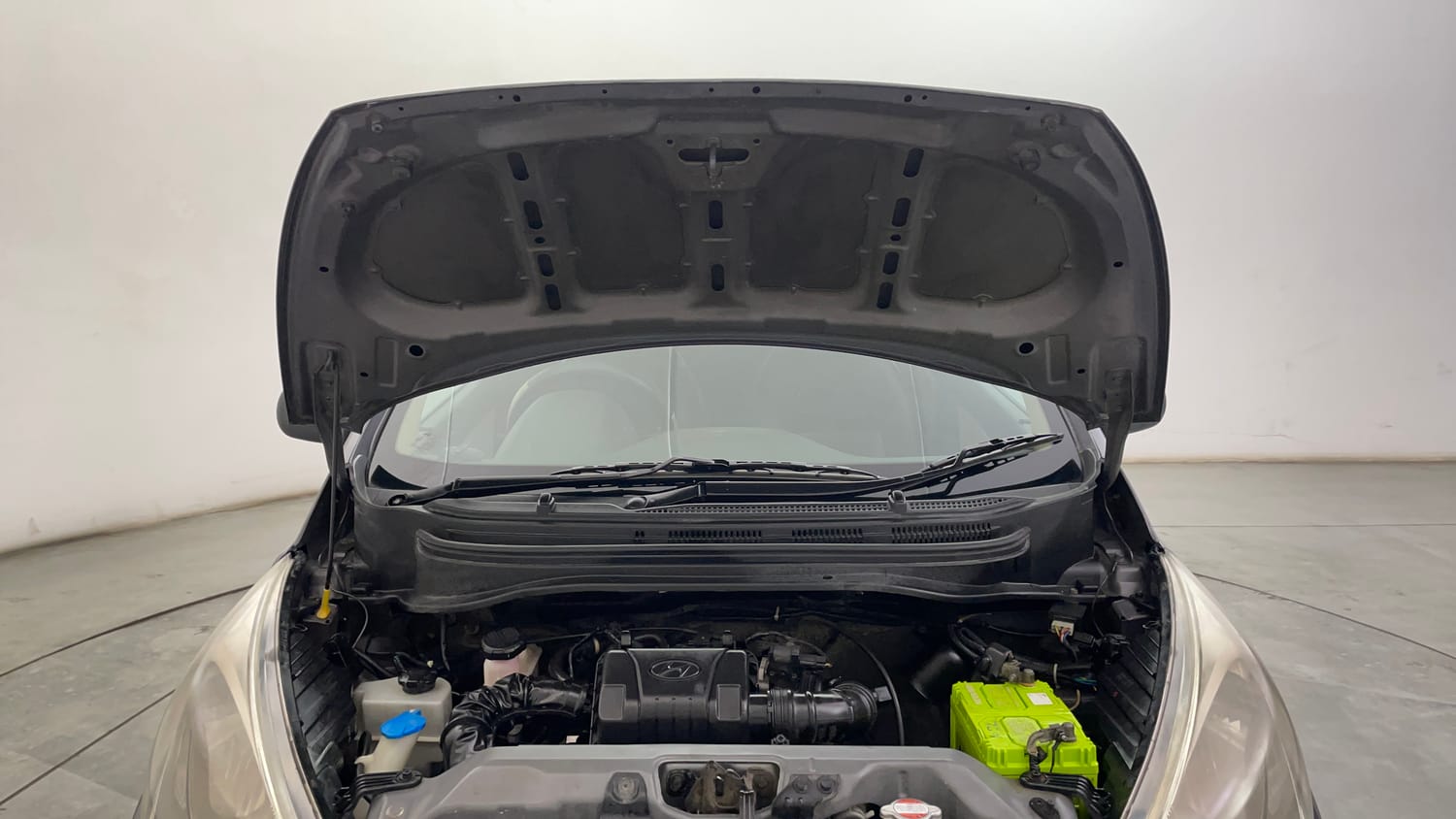 Used 2016 Hyundai Eon Magna + Petrol Manual engine ENGINE & BONNET OPEN FRONT VIEW