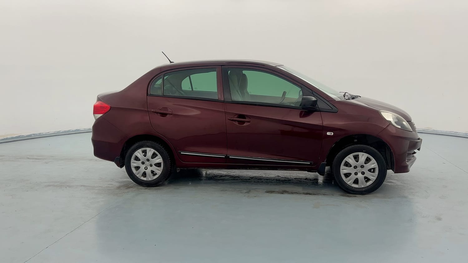 Used 2014 Honda Amaze 1.2 S i-VTEC Petrol Manual exterior RIGHT SIDE VIEW
