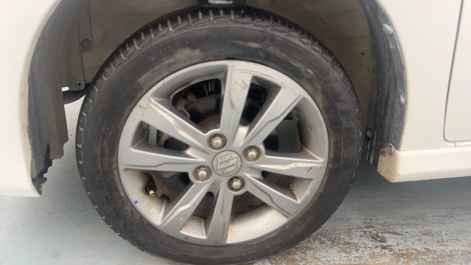Used 2017 Maruti Suzuki Wagon R VXI+ AMT Petrol Automatic tyres LEFT FRONT TYRE RIM VIEW