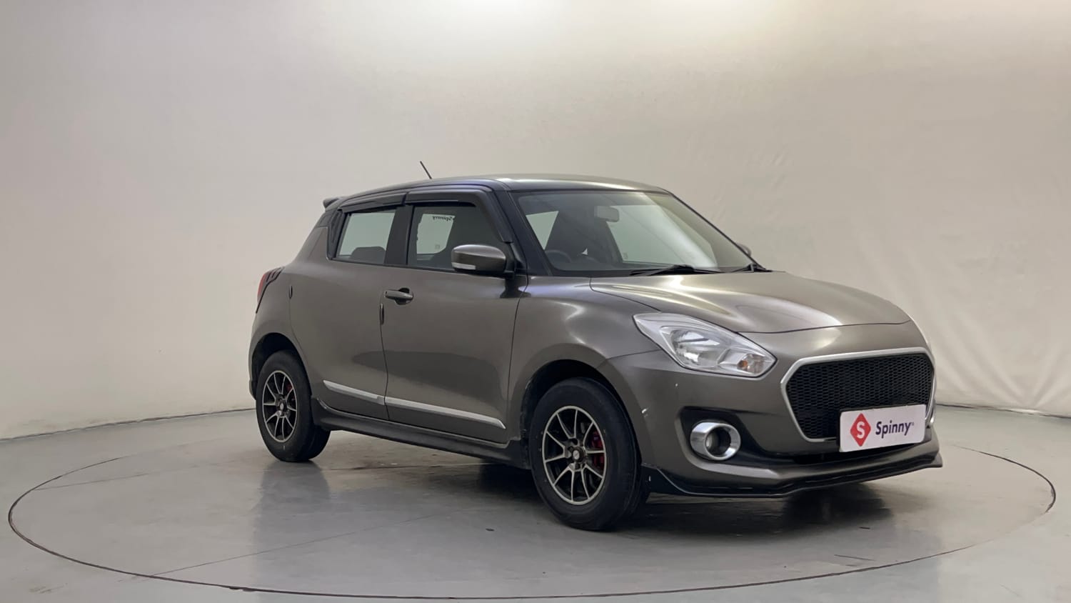 Used 2022 Maruti Suzuki Swift VXi AMT Petrol Automatic exterior RIGHT FRONT CORNER VIEW