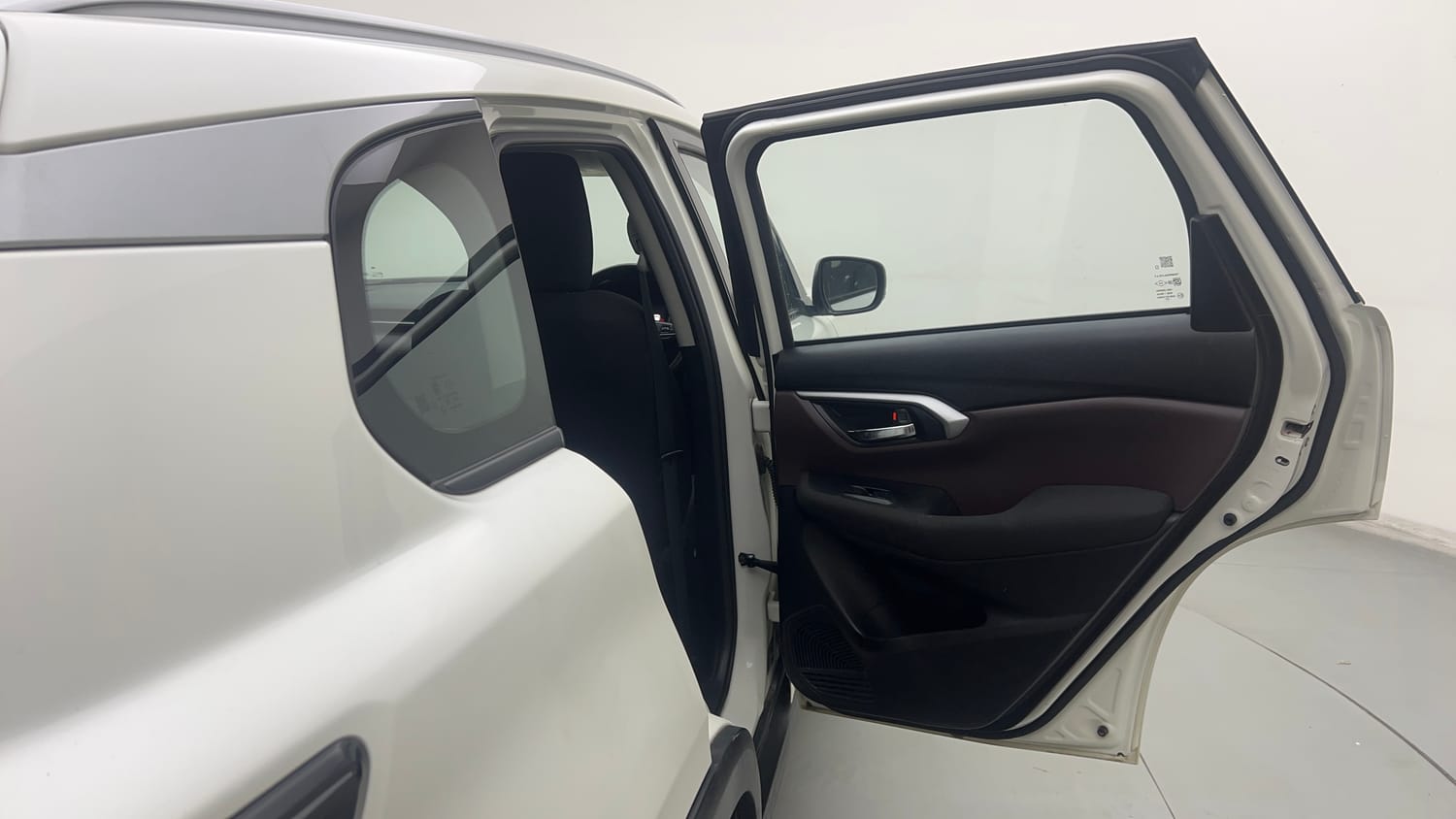 Used 2025 Maruti Suzuki Grand Vitara Delta CNG Cng Manual interior RIGHT REAR DOOR OPEN VIEW