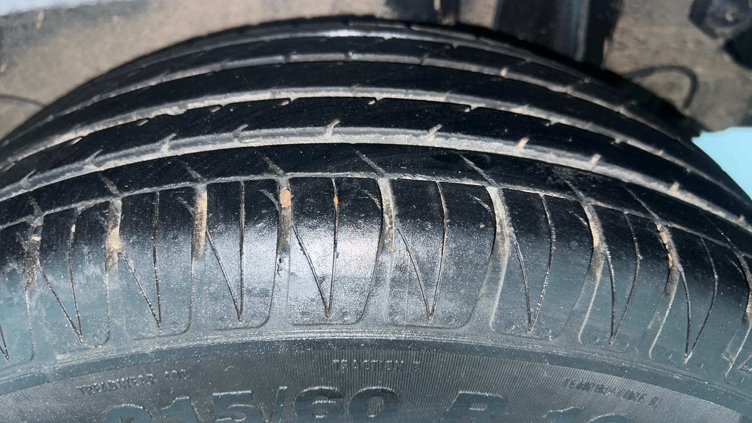 Used 2023 Kia Sonet HTX 1.0 DCT Petrol Automatic tyres LEFT REAR TYRE TREAD VIEW
