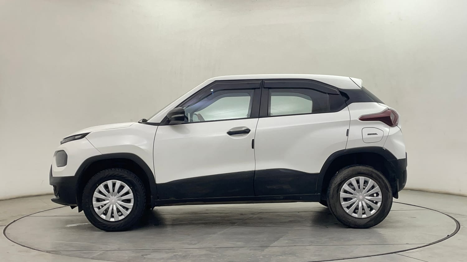 Used 2023 Tata Punch Pure MT Petrol Manual exterior LEFT SIDE VIEW