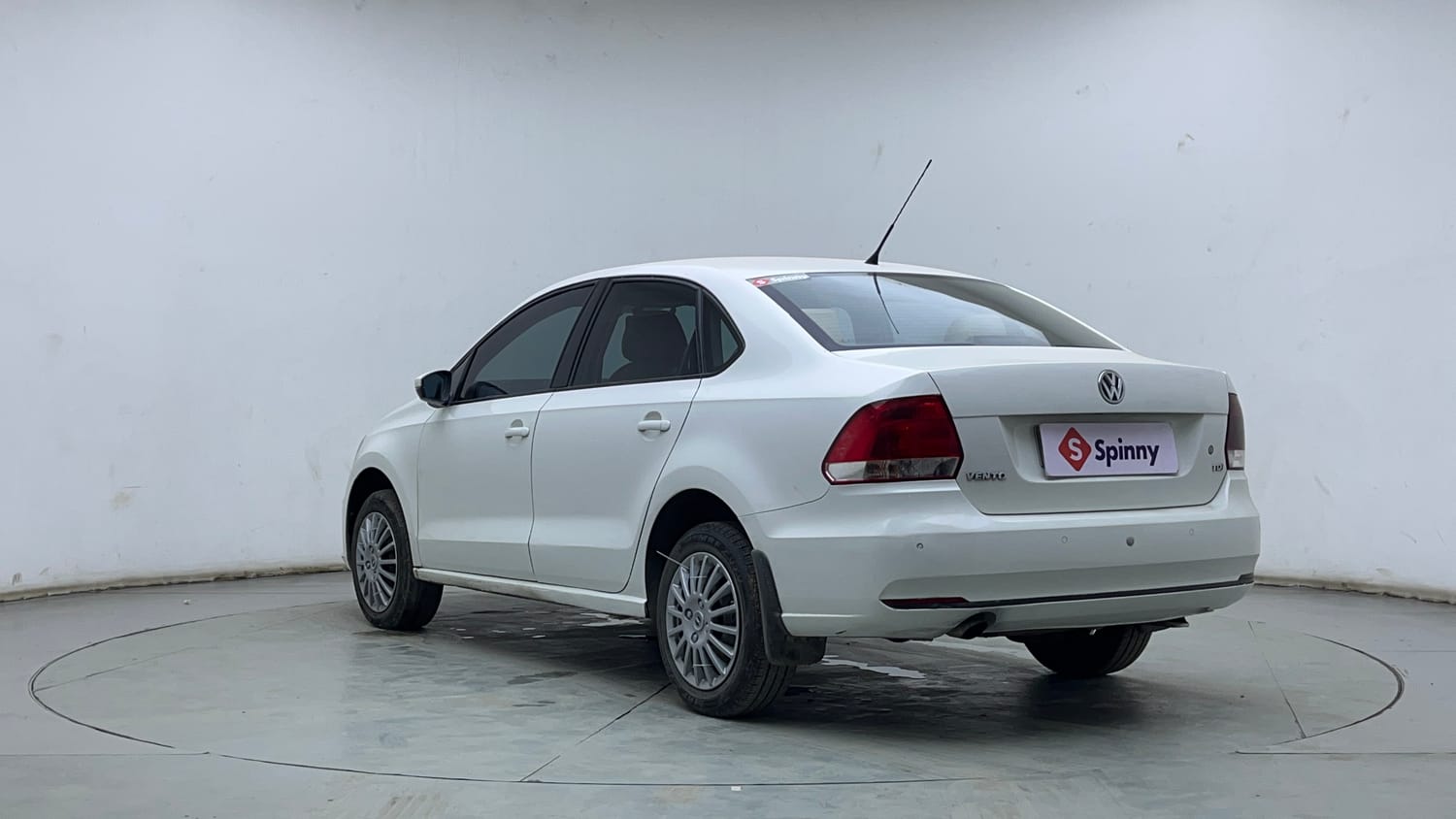 Used 2016 Volkswagen Vento Comfortline Diesel Diesel Manual exterior LEFT REAR CORNER VIEW