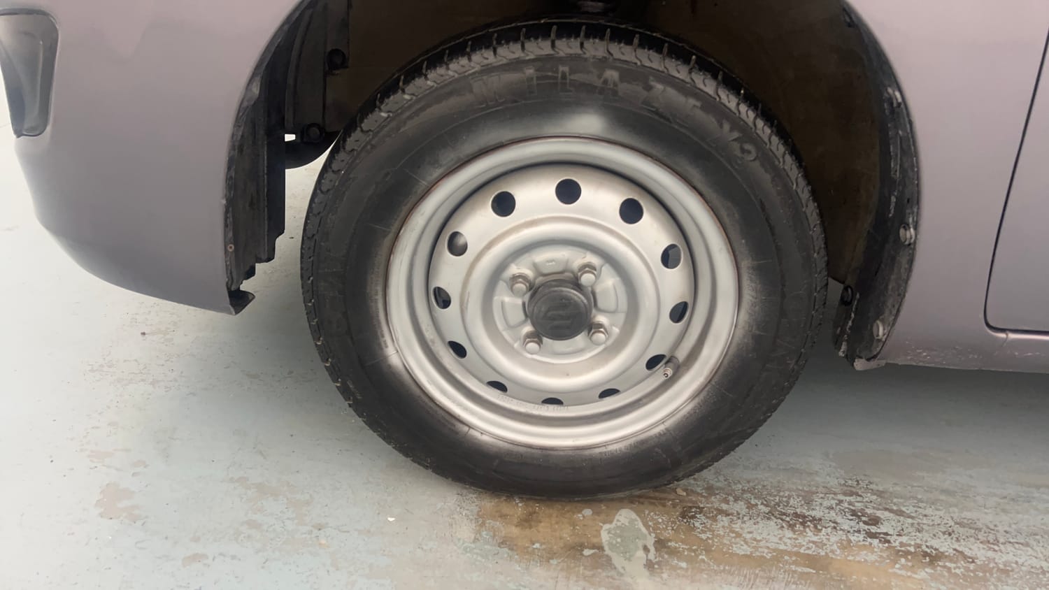 Used 2015 Maruti Suzuki Wagon R LXI Petrol Manual tyres LEFT FRONT TYRE RIM VIEW