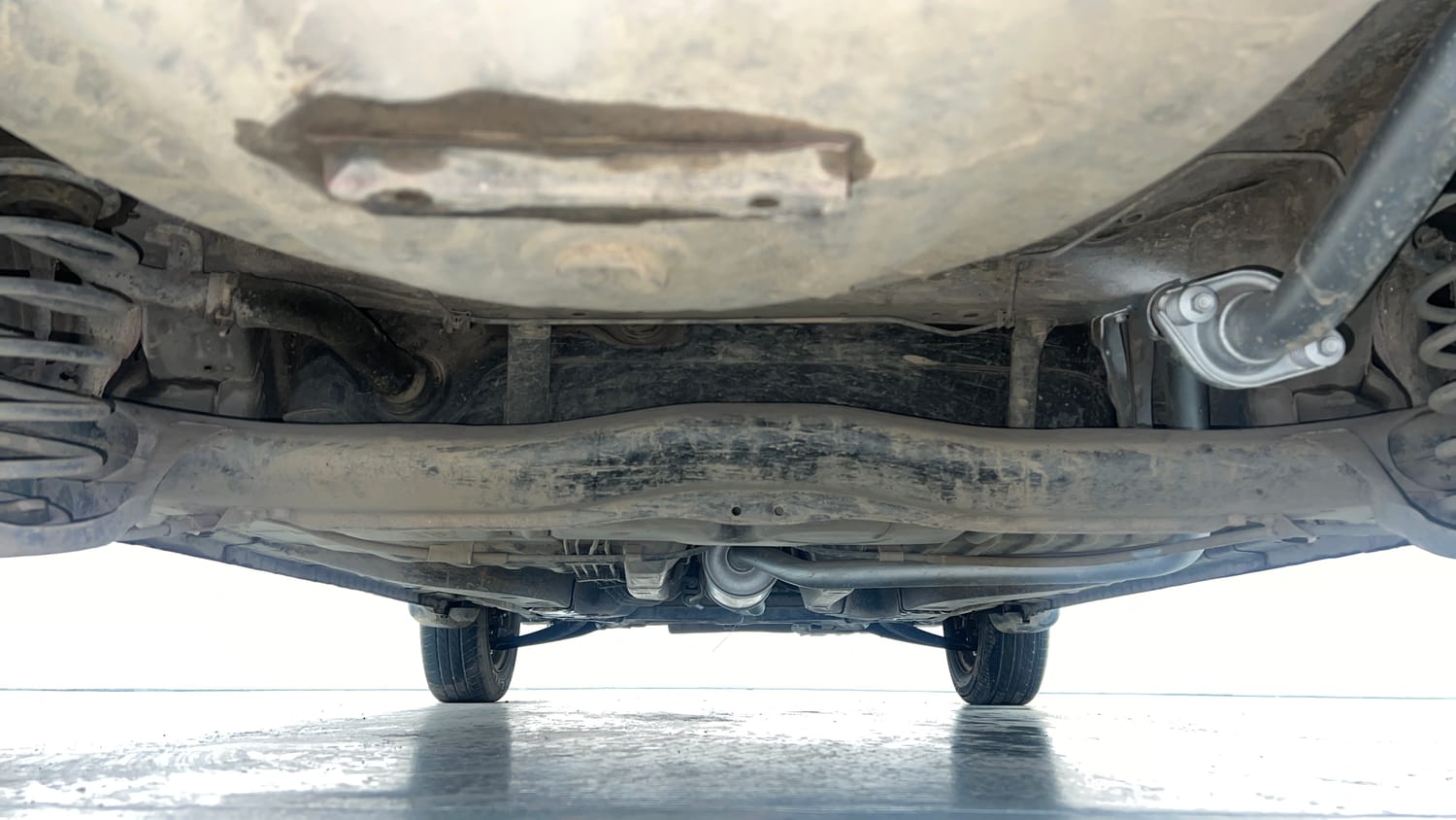 Used 2014 Honda Amaze 1.2 S i-VTEC Petrol Manual extra REAR UNDERBODY VIEW (TAKEN FROM REAR)