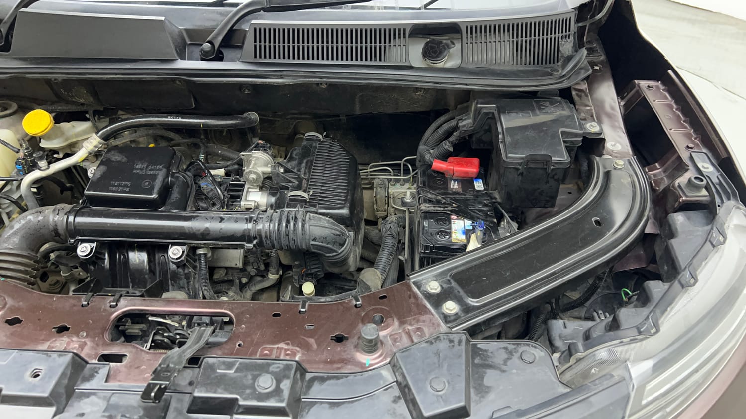 Used 2023 Renault Kiger RXT MT Petrol Manual engine ENGINE LEFT SIDE VIEW