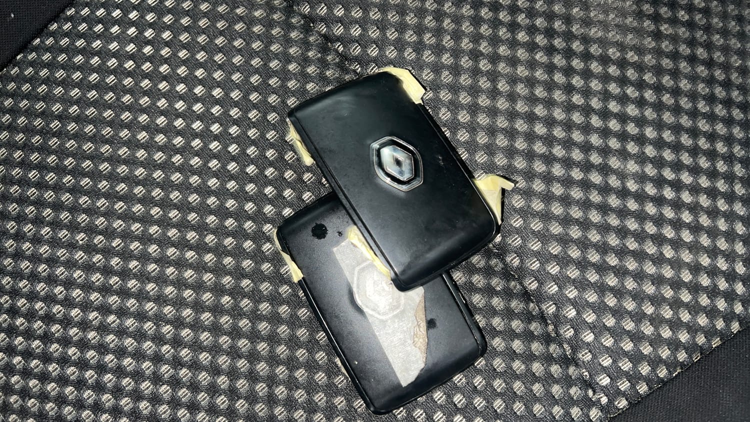 Used 2023 Renault Triber RXZ Dual Tone Petrol Manual extra CAR KEY VIEW