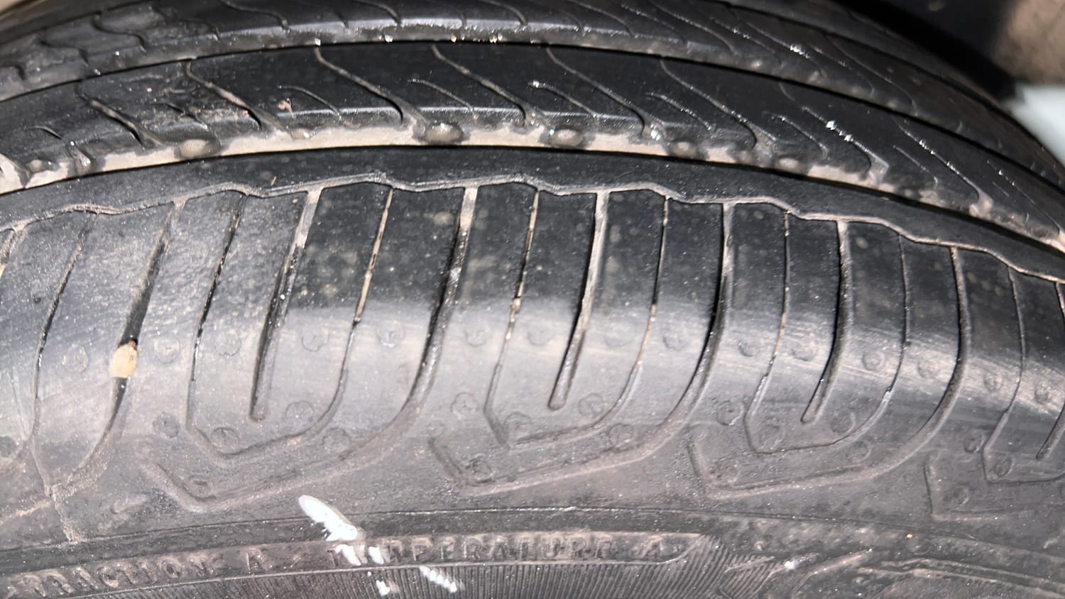 Used 2013 Toyota Etios G Petrol Manual tyres LEFT REAR TYRE TREAD VIEW