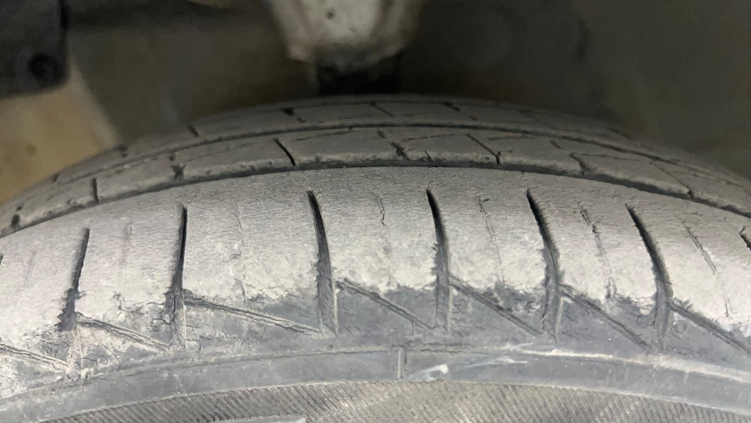 Used 2012 Hyundai Eon Era Petrol Manual tyres LEFT FRONT TYRE TREAD VIEW