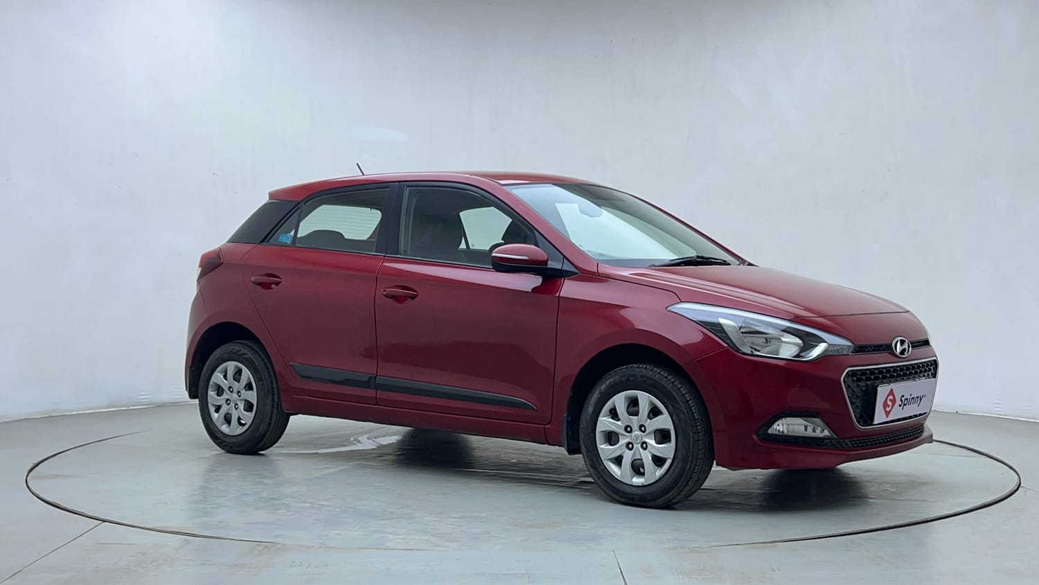 Used 2016 Hyundai Elite i20 Sportz 1.2 Petrol Manual exterior RIGHT FRONT CORNER VIEW