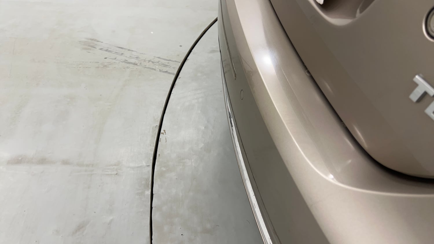 Used 2019 Volkswagen Vento Highline Plus 1.5 AT (D) 16 Alloy Diesel Automatic dents MINOR SCRATCH