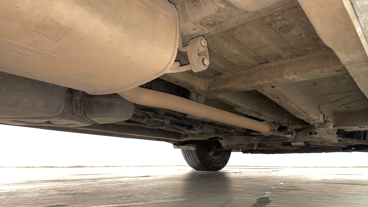 Used 2023 Mahindra XUV700 AX 5 Petrol AT 5 STR Petrol Automatic extra REAR RIGHT UNDERBODY VIEW