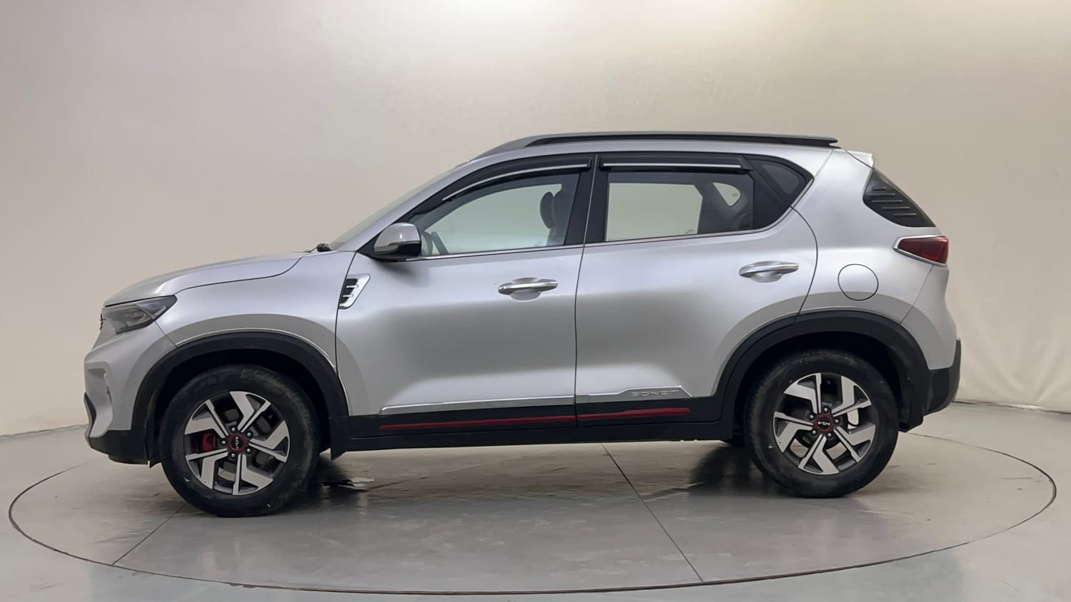 Used 2022 Kia Sonet GTX Plus 1.5 AT Diesel Automatic exterior LEFT SIDE VIEW