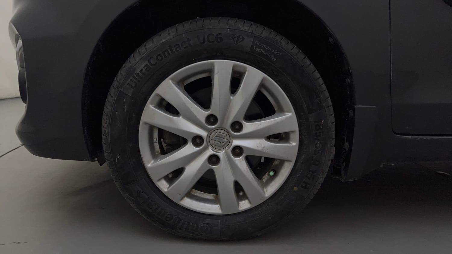 Used 2016 Maruti Suzuki Ertiga ZXI Petrol Manual tyres LEFT FRONT TYRE RIM VIEW