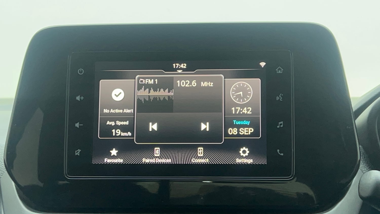 Used 2025 Maruti Suzuki Grand Vitara Delta CNG Cng Manual top_features Touch screen infotainment system
