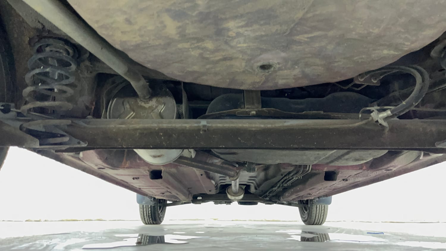 Used 2018 Renault Kwid RXT Petrol Manual extra REAR UNDERBODY VIEW (TAKEN FROM REAR)