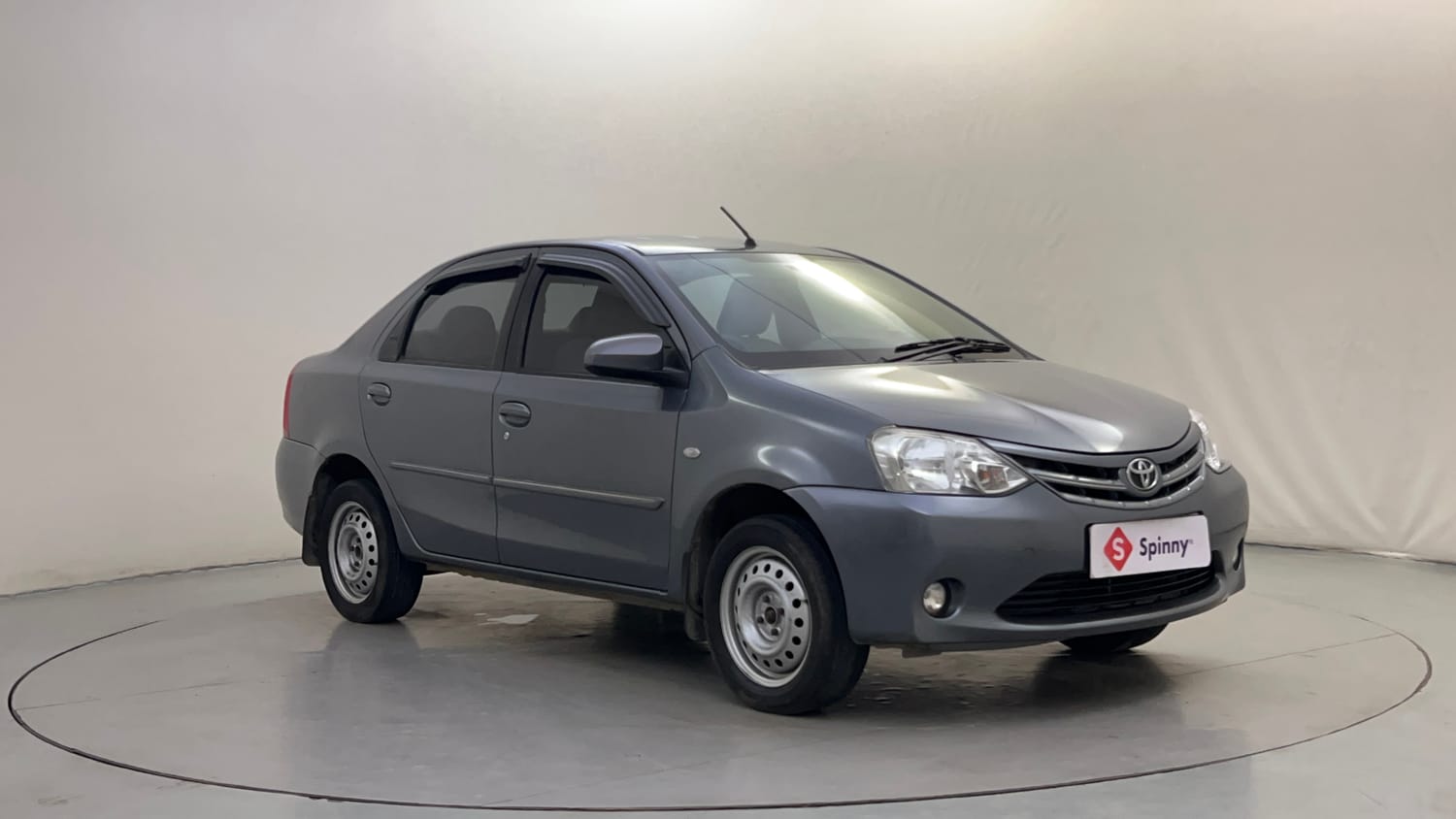 Used 2013 Toyota Etios G Petrol Manual exterior RIGHT FRONT CORNER VIEW