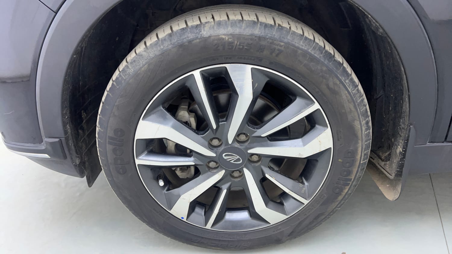 Used 2019 Mahindra XUV 300 1.2 W8 (O) Petrol Manual tyres LEFT FRONT TYRE RIM VIEW