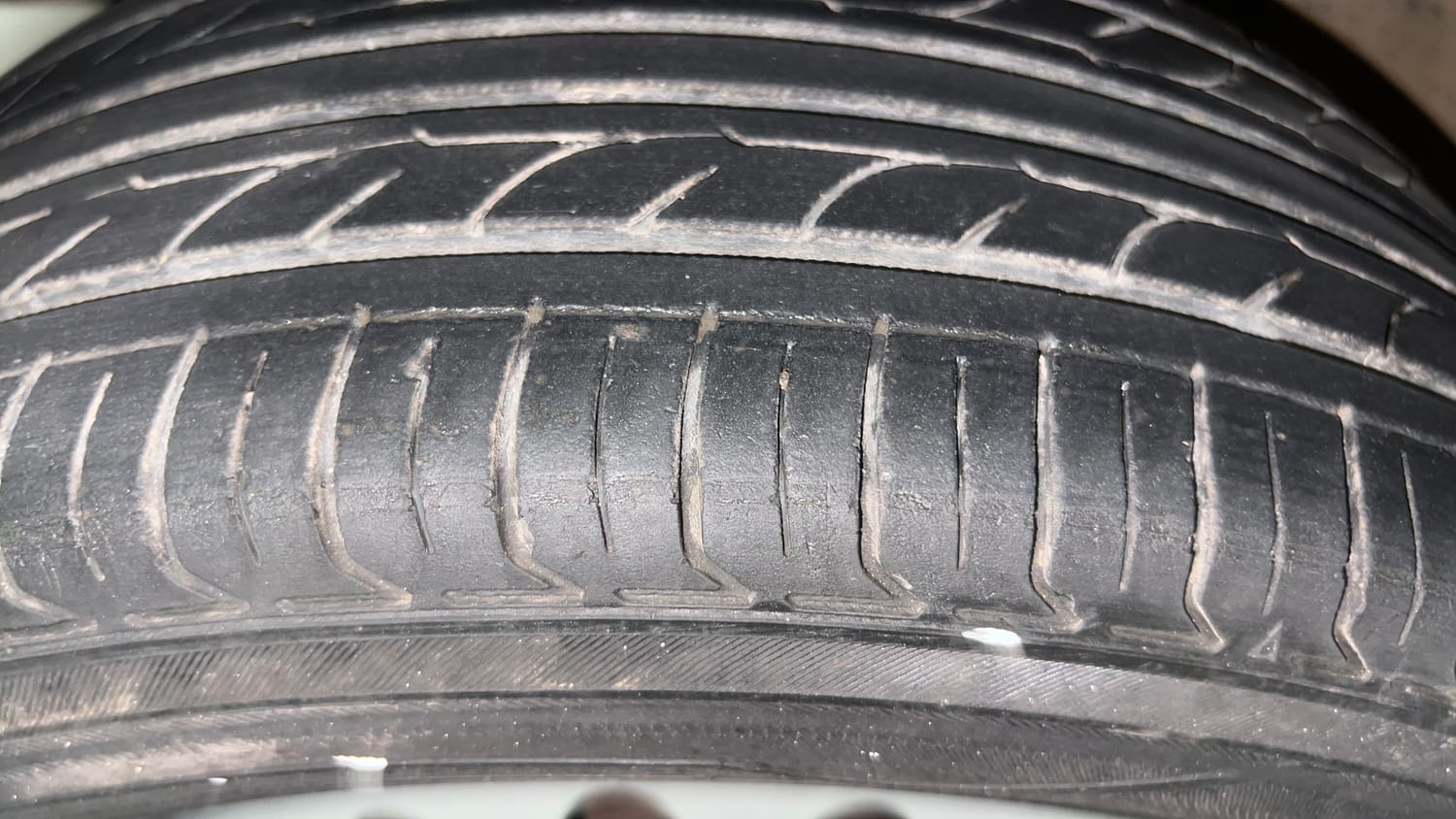 Used 2013 Toyota Etios G Petrol Manual tyres LEFT FRONT TYRE TREAD VIEW