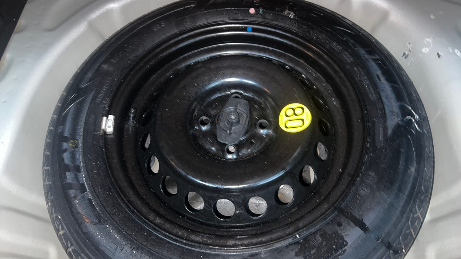 Used 2018 Maruti Suzuki Baleno Zeta 1.2 AT Petrol Automatic tyres SPARE TYRE VIEW