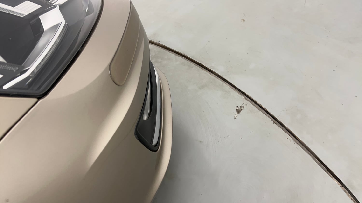Used 2019 Volkswagen Vento Highline Plus 1.5 AT (D) 16 Alloy Diesel Automatic dents MINOR SCRATCH