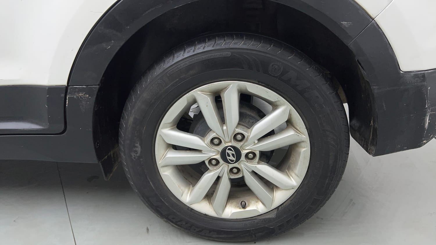 Used 2015 Hyundai Creta 1.6 SX Plus Petrol Petrol Manual tyres LEFT REAR TYRE RIM VIEW