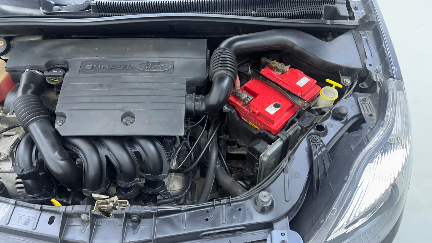 Used 2011 Ford Figo Duratec Petrol Titanium 1.2 Petrol Manual engine ENGINE LEFT SIDE VIEW