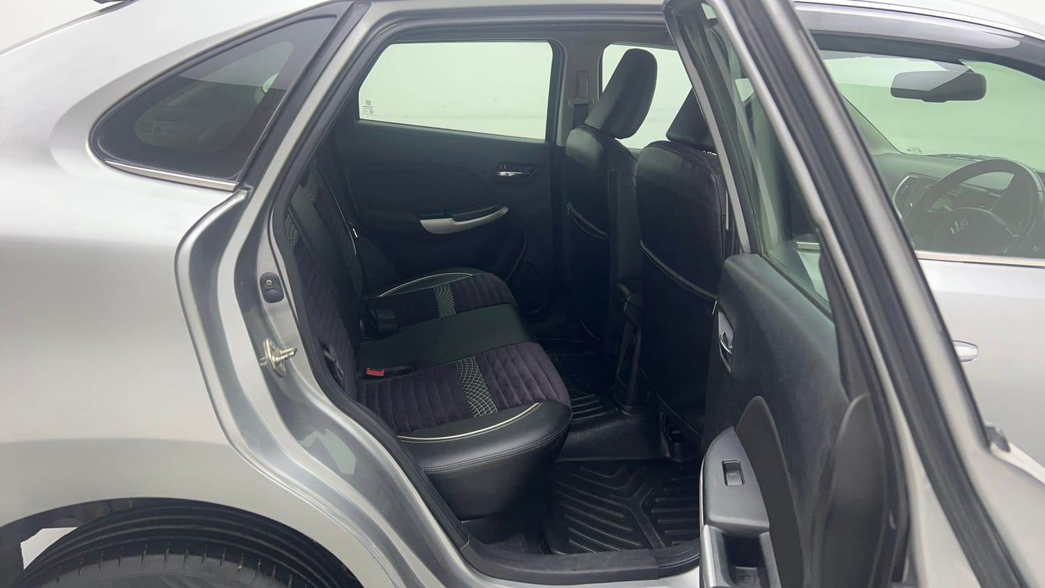 Used 2018 Maruti Suzuki Baleno Zeta 1.2 AT Petrol Automatic interior RIGHT SIDE REAR DOOR CABIN VIEW