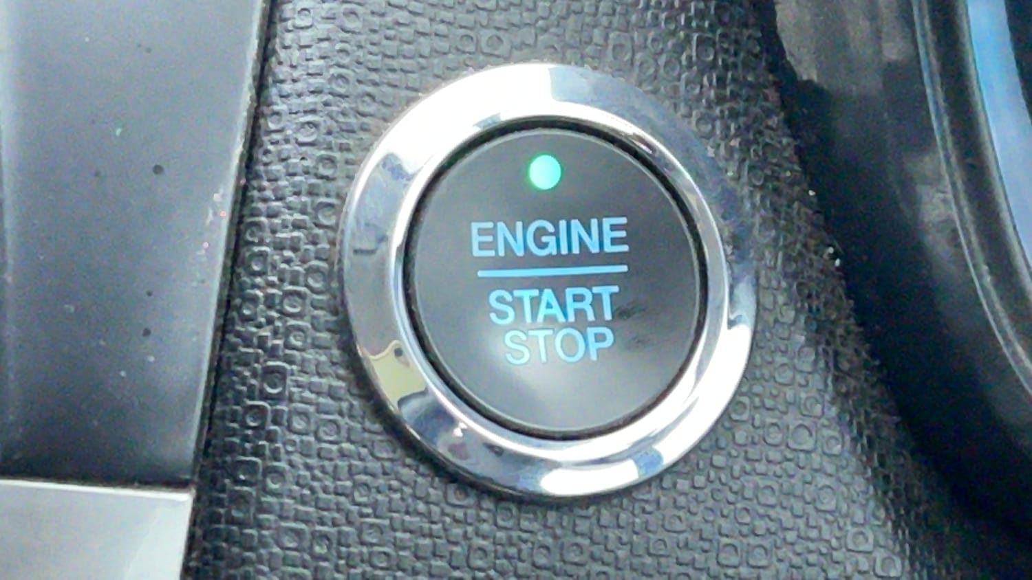 Used 2021 Ford EcoSport Titanium 1.5L Ti-VCT Petrol Manual top_features Keyless start